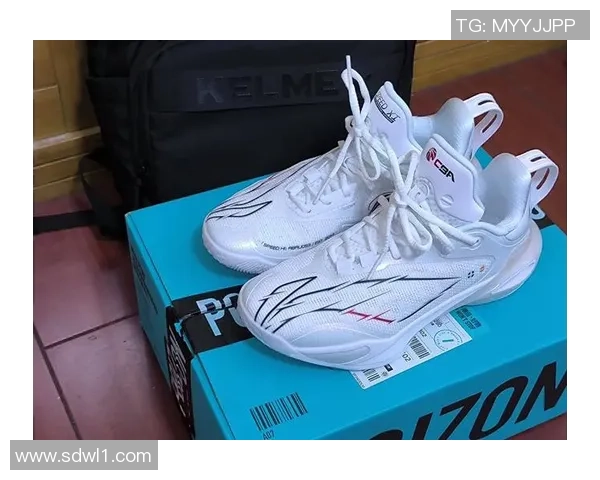 足球明星偏爱但价格亲民的运动鞋推荐及购买指南