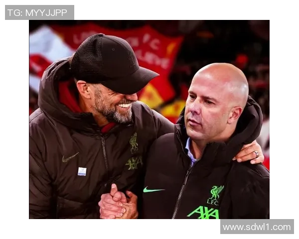 《从梅尔伍德到安菲尔德：一位球星的利物浦足坛传奇与心路历程》