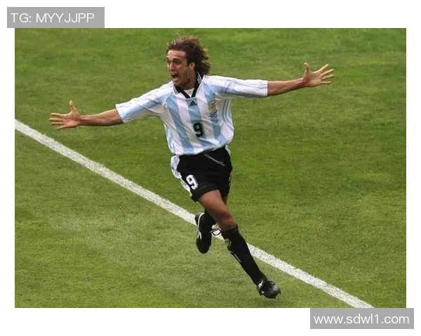 史上最强足球球星评选 谁能称霸足坛历史之巅