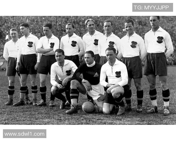 经典瞬间再现老一代足球巨星合影 见证辉煌岁月的传奇足迹